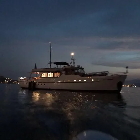 Emerald Botel *